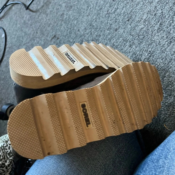 Sorel Brown Lug Sole Snow Boots, size 8 - Picture 5 of 6